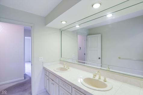 7922 Mill Pond Lane Indianapolis IN 46278