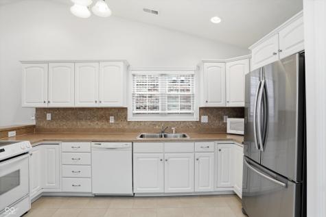 7832 Lascala Boulevard Indianapolis IN 46237