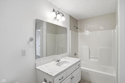 7832 Lascala Boulevard Indianapolis IN 46237