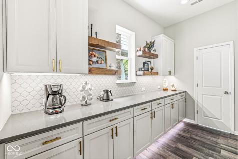 9102 Hawkins Road Indianapolis IN 46216
