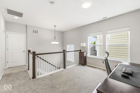 9102 Hawkins Road Indianapolis IN 46216