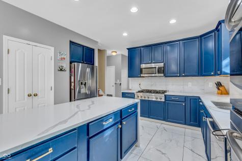 6374 Timberbluff Circle Avon IN 46123