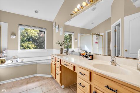 6374 Timberbluff Circle Avon IN 46123