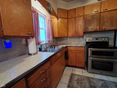 617 E 37th Street Indianapolis IN 46205