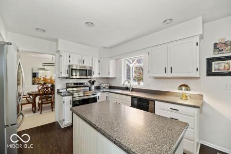 13815 Roswell Drive Carmel IN 46032