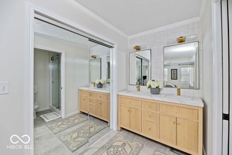 13815 Roswell Drive Carmel IN 46032