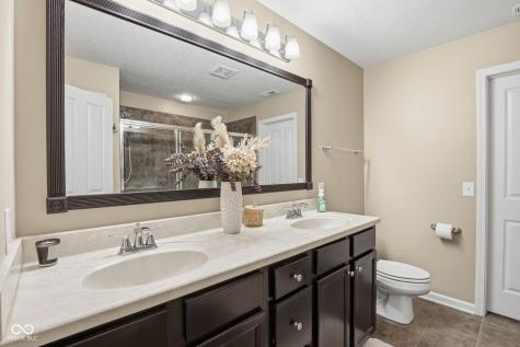 10371 Shades Court Indianapolis IN 46239
