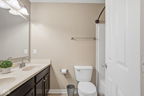10371 Shades Court Indianapolis IN 46239