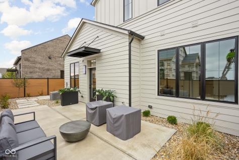 1677 Ties Way Westfield IN 46074
