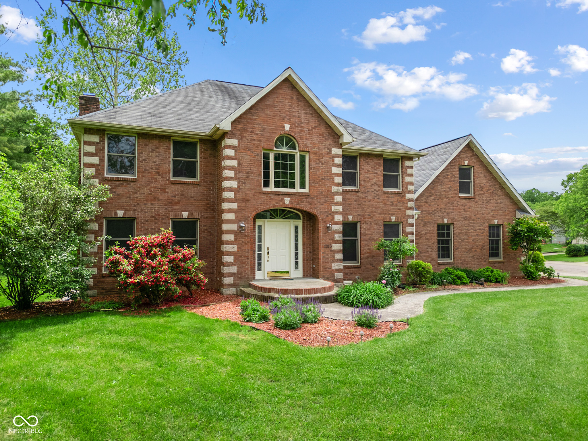 5313 Redbird Drive Columbus IN 47201