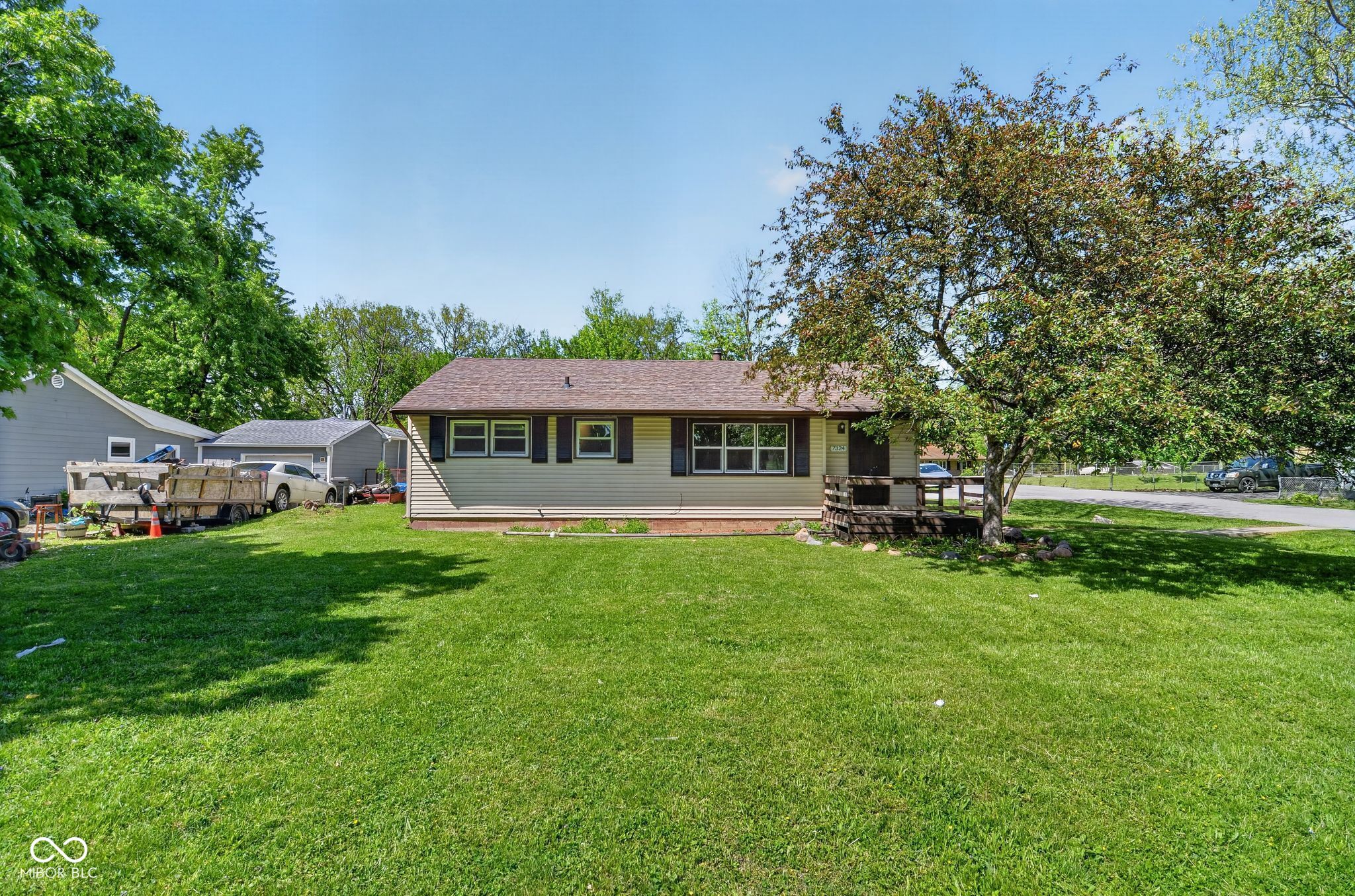 7324 North Drive Indianapolis IN 46226