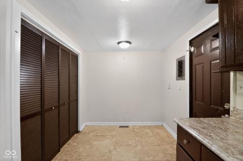 7324 North Drive Indianapolis IN 46226