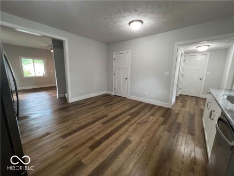 307 E Wall Street Advance IN 46102