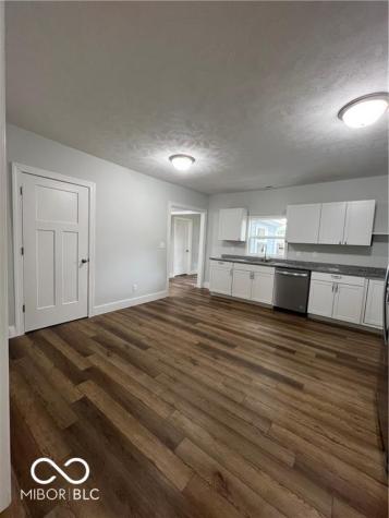 307 E Wall Street Advance IN 46102