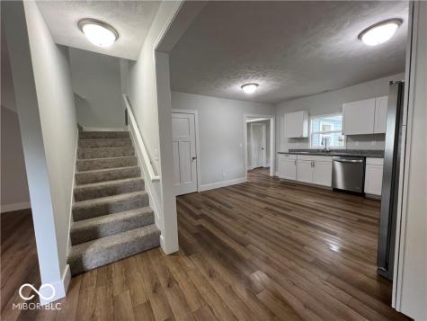 307 E Wall Street Advance IN 46102