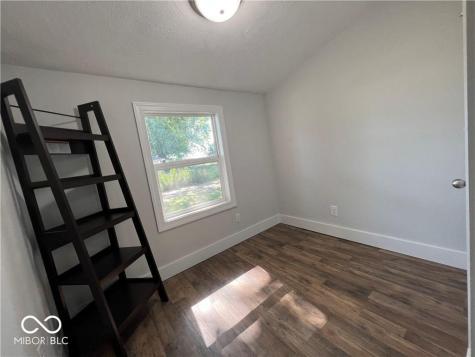 307 E Wall Street Advance IN 46102
