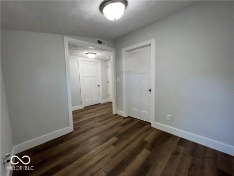 307 E Wall Street Advance IN 46102