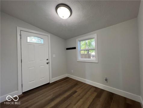 307 E Wall Street Advance IN 46102