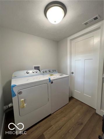 307 E Wall Street Advance IN 46102