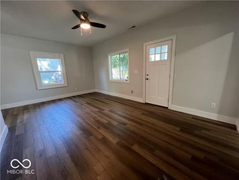 307 E Wall Street Advance IN 46102
