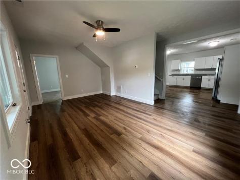 307 E Wall Street Advance IN 46102