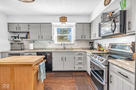 29 Robinwood Drive Brownsburg IN 46112