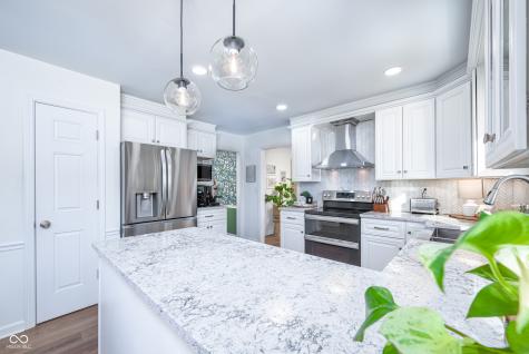 195 Governors Lane Zionsville IN 46077