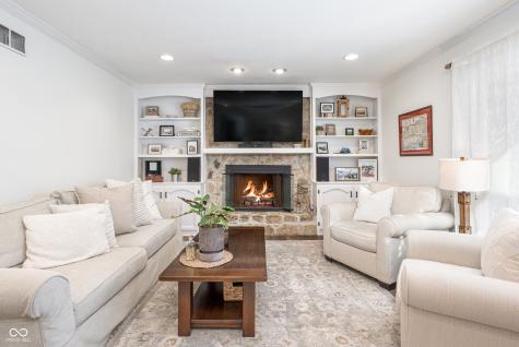 195 Governors Lane Zionsville IN 46077