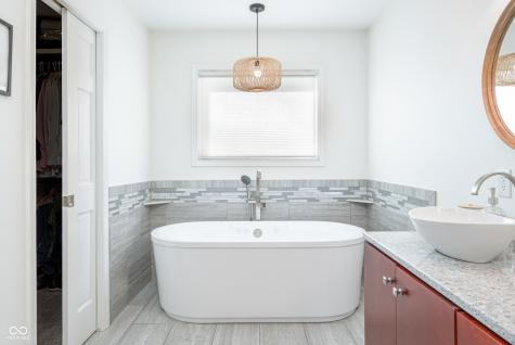 195 Governors Lane Zionsville IN 46077