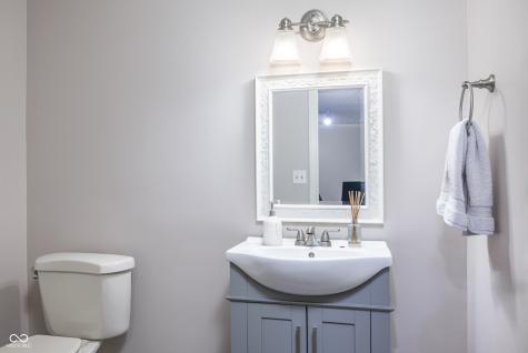 195 Governors Lane Zionsville IN 46077