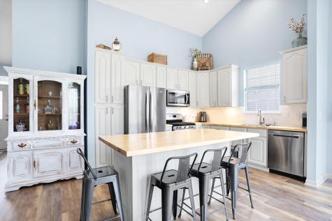 6504 Amherst Way Zionsville IN 46077