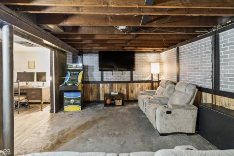 2113 E 65th Street Indianapolis IN 46220