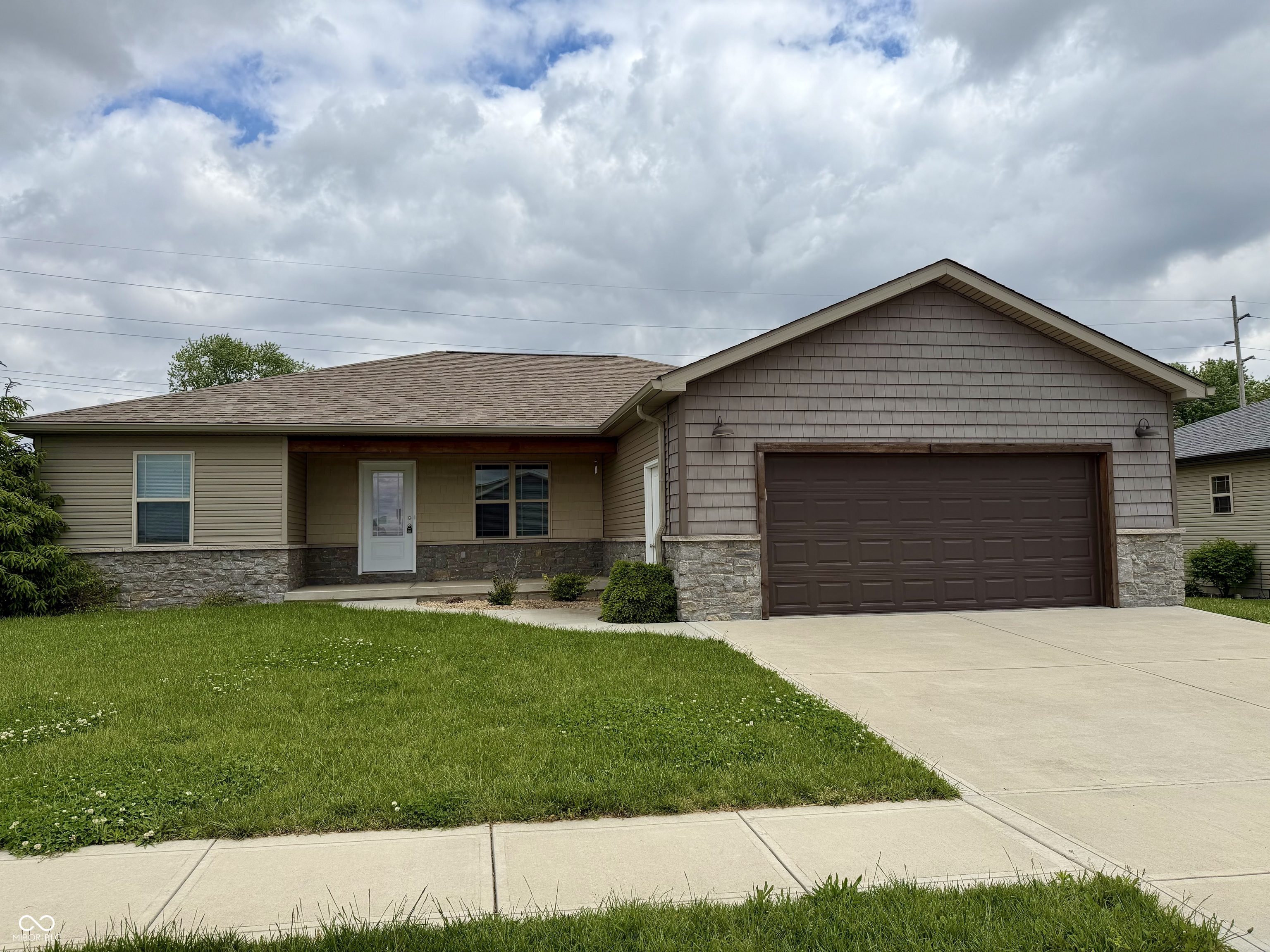 1904 N Oakmont Avenue Greensburg IN 47240