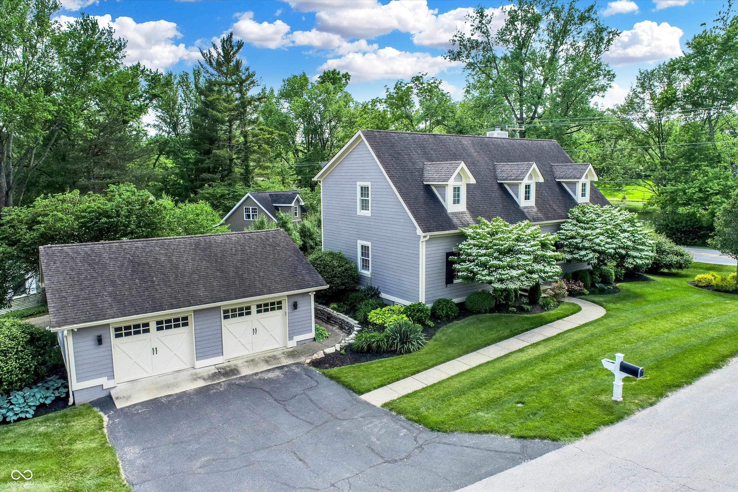 565 Isenhour Hills Drive Zionsville IN 46077