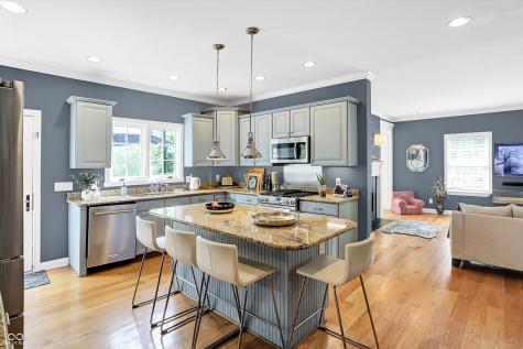 565 Isenhour Hills Drive Zionsville IN 46077