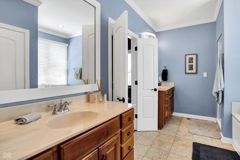 565 Isenhour Hills Drive Zionsville IN 46077