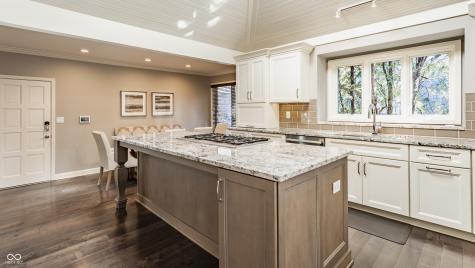 8613 Seaward Lane Indianapolis IN 46256
