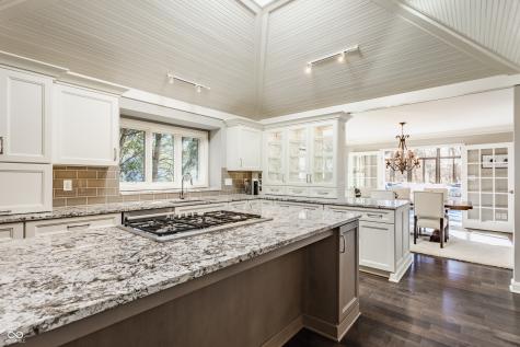 8613 Seaward Lane Indianapolis IN 46256