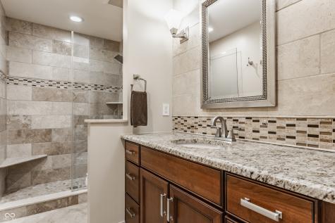 8613 Seaward Lane Indianapolis IN 46256