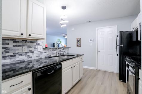 1013 Ebony Circle Franklin IN 46131