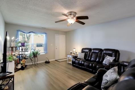 1013 Ebony Circle Franklin IN 46131