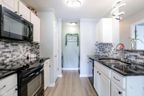 1013 Ebony Circle Franklin IN 46131