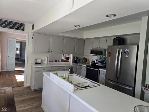 5320 W 200 S Columbus IN 47201