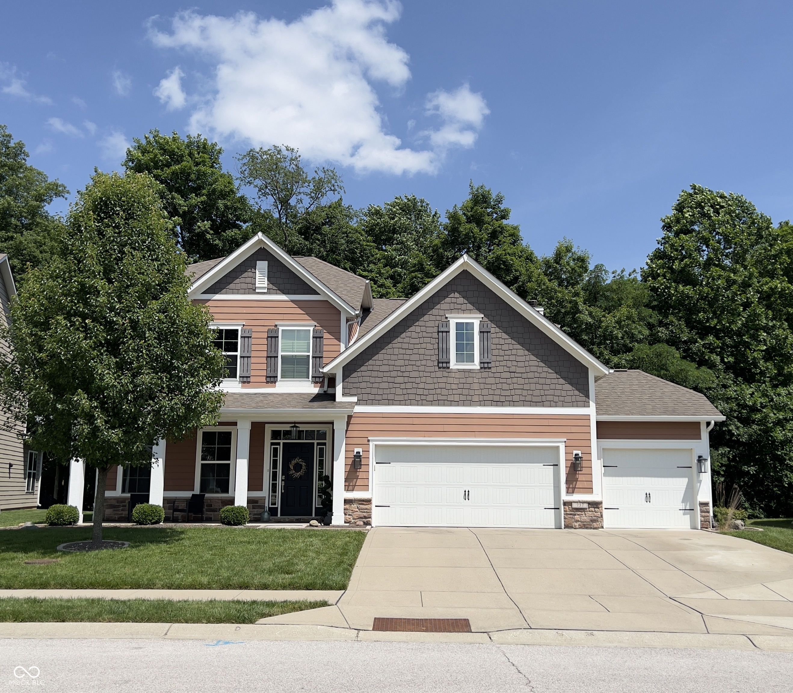 737 Bracknell Drive Avon IN 46123