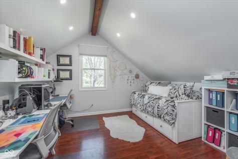 333 S 4th Street Zionsville IN 46077