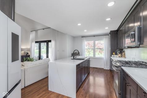 333 S 4th Street Zionsville IN 46077