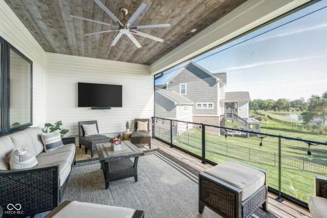 18331 Lakes End Court Westfield IN 46074