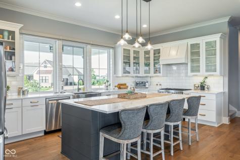 18331 Lakes End Court Westfield IN 46074