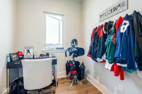 18331 Lakes End Court Westfield IN 46074