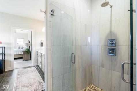 18331 Lakes End Court Westfield IN 46074